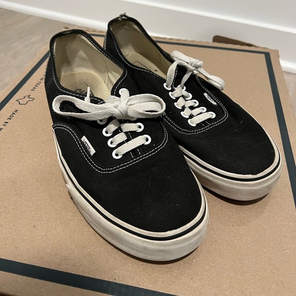 Black Men’s Vans - Picture 1 of 4